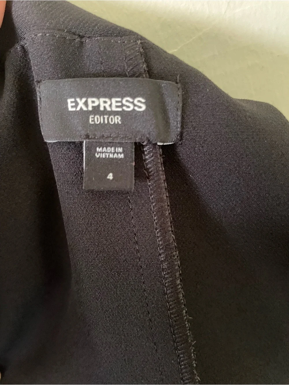 Express Editor Black Mini Skirt – Size 4 Classic Minimal Style